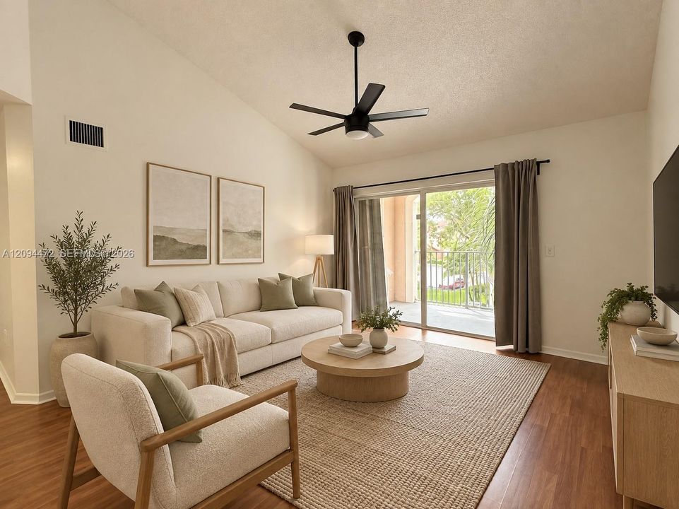 待售: $265,900 (2 贝兹, 1 浴室, 817 平方英尺)