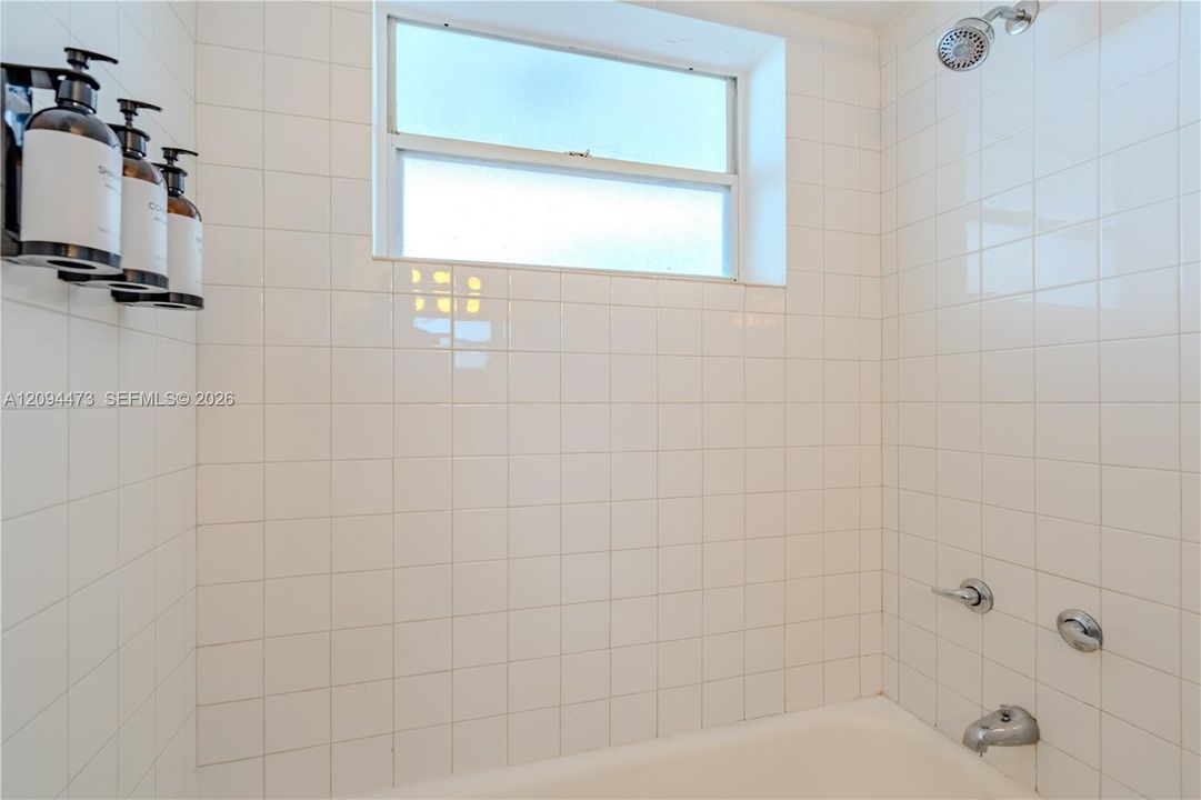 En Venta: $225,000 (0 camas, 1 baños, 443 Pies cuadrados)