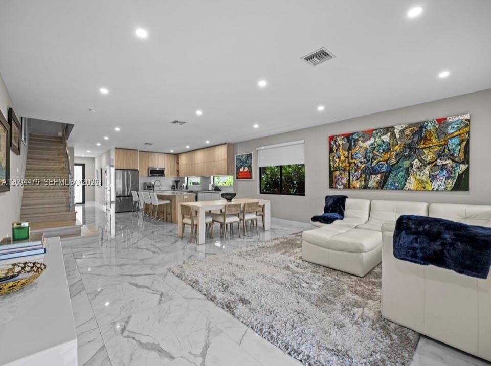 For Sale: $1,649,000 (3 beds, 3 baths, 2120 Square Feet)
