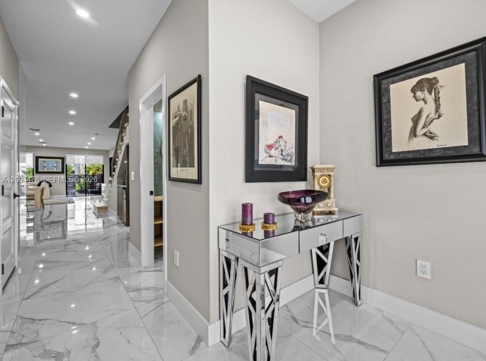 For Sale: $1,649,000 (3 beds, 3 baths, 2120 Square Feet)