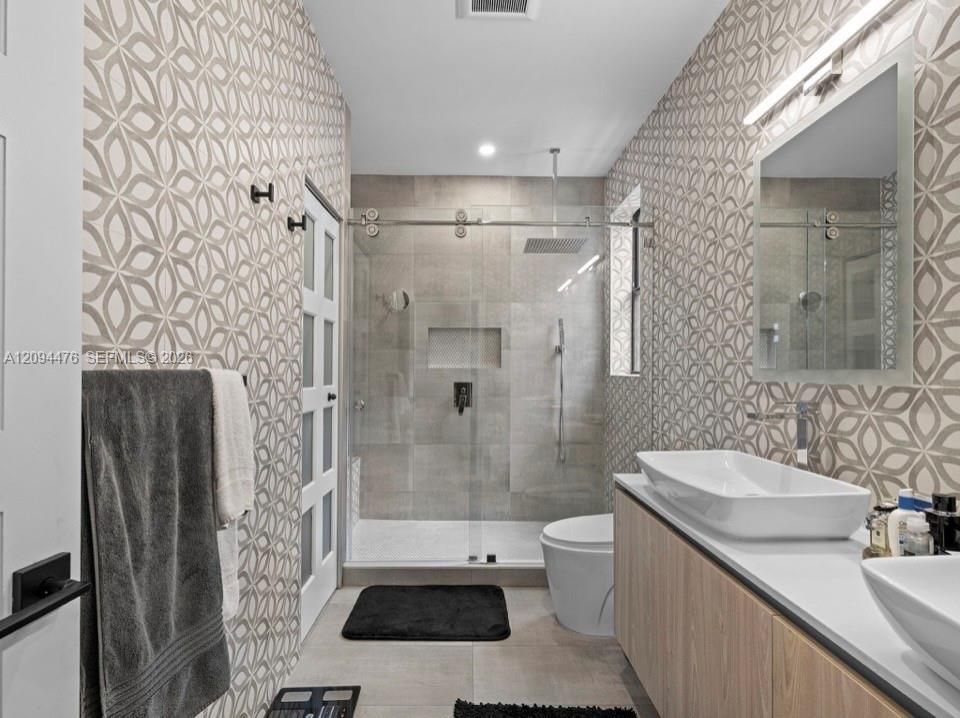 For Sale: $1,649,000 (3 beds, 3 baths, 2120 Square Feet)