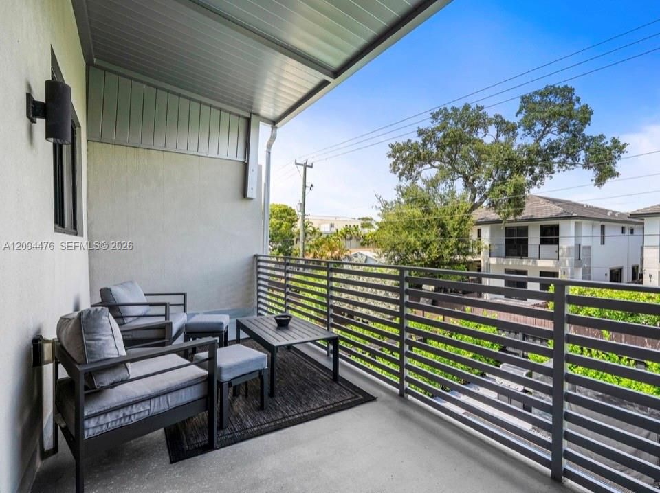 For Sale: $1,649,000 (3 beds, 3 baths, 2120 Square Feet)