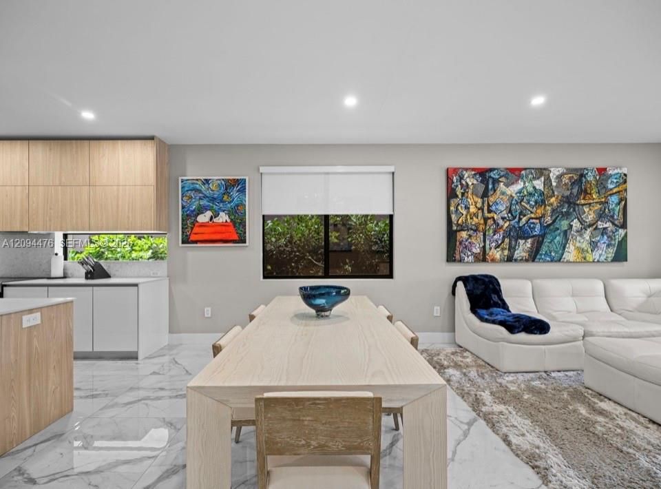 For Sale: $1,649,000 (3 beds, 3 baths, 2120 Square Feet)