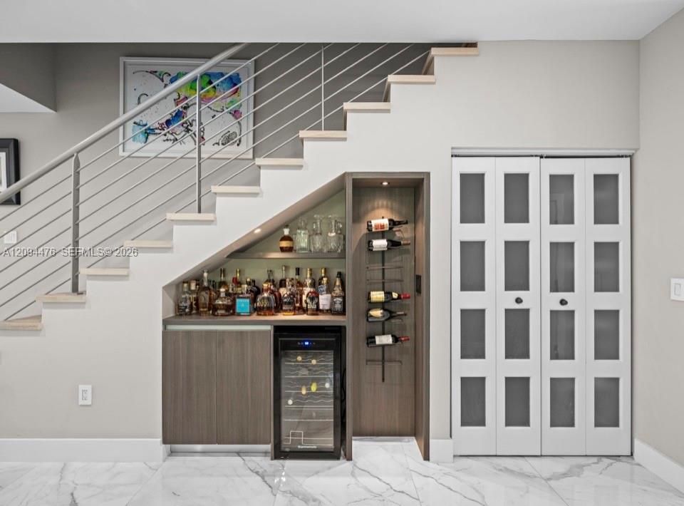 For Sale: $1,649,000 (3 beds, 3 baths, 2120 Square Feet)