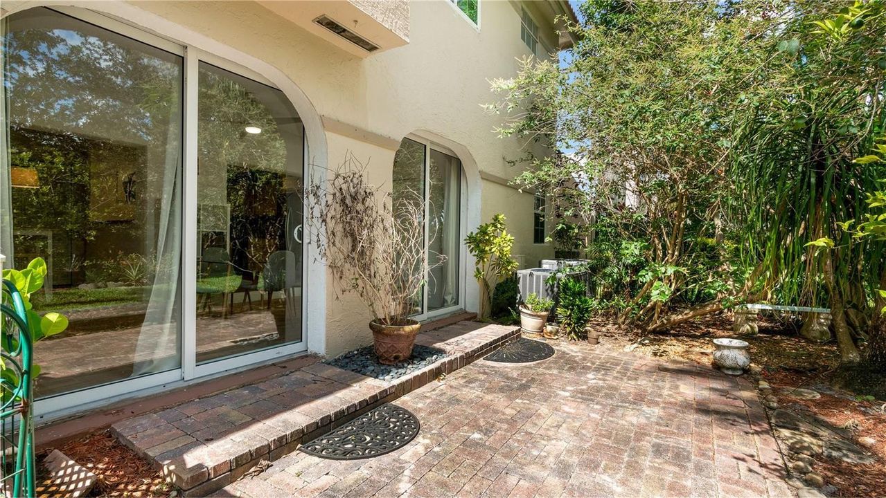 Private Spacious Outdoor Garden Area