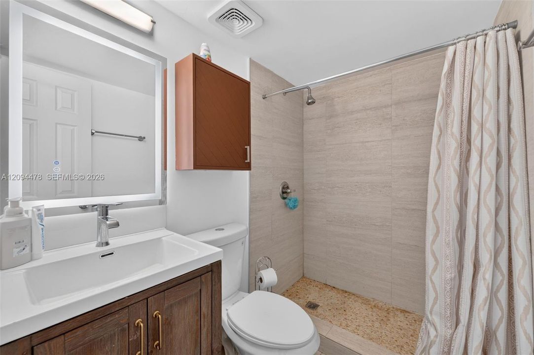 На продажу: $450,000 (4 спален, 2 ванн, 1525 Квадратных фут)