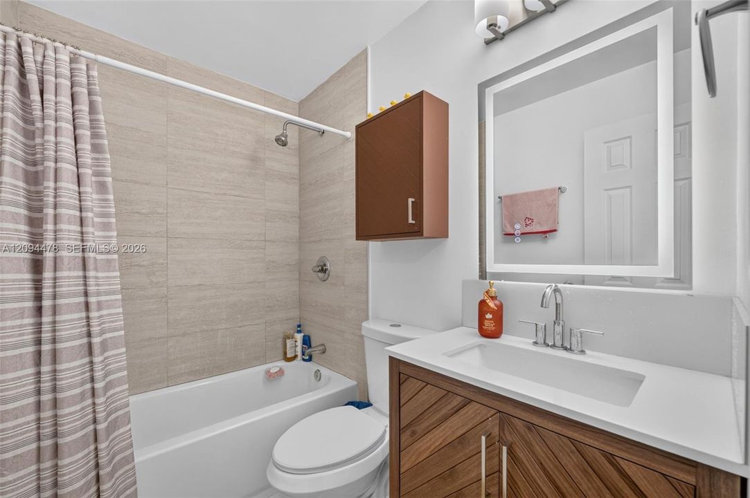 На продажу: $450,000 (4 спален, 2 ванн, 1525 Квадратных фут)