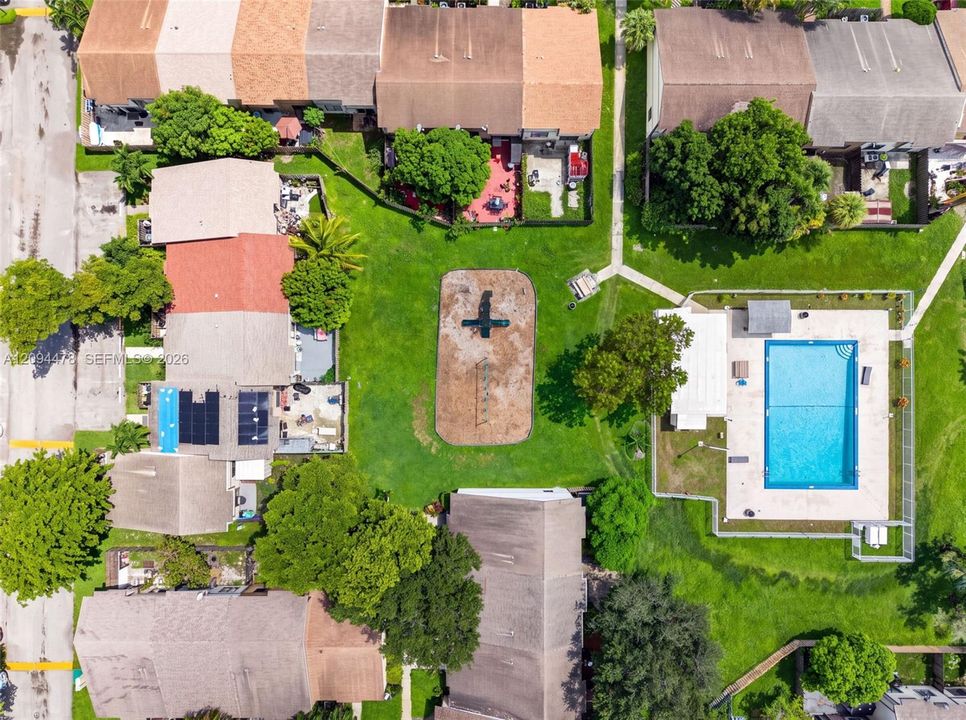 На продажу: $450,000 (4 спален, 2 ванн, 1525 Квадратных фут)