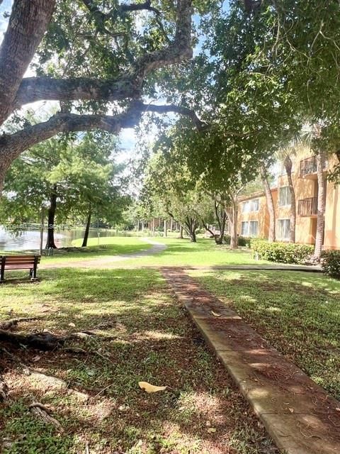 For Rent: $2,500 (3 beds, 2 baths, 1090 Square Feet)