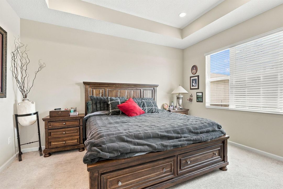 20_primary bedroom