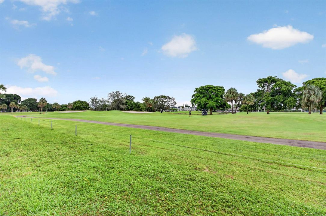 GOLF VIEW. NO MEMERSHIP REQUIRED