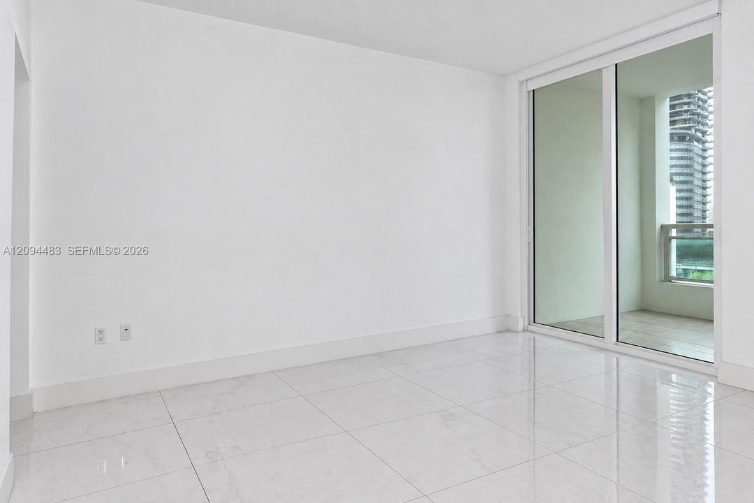 Unfurnished master bedroom