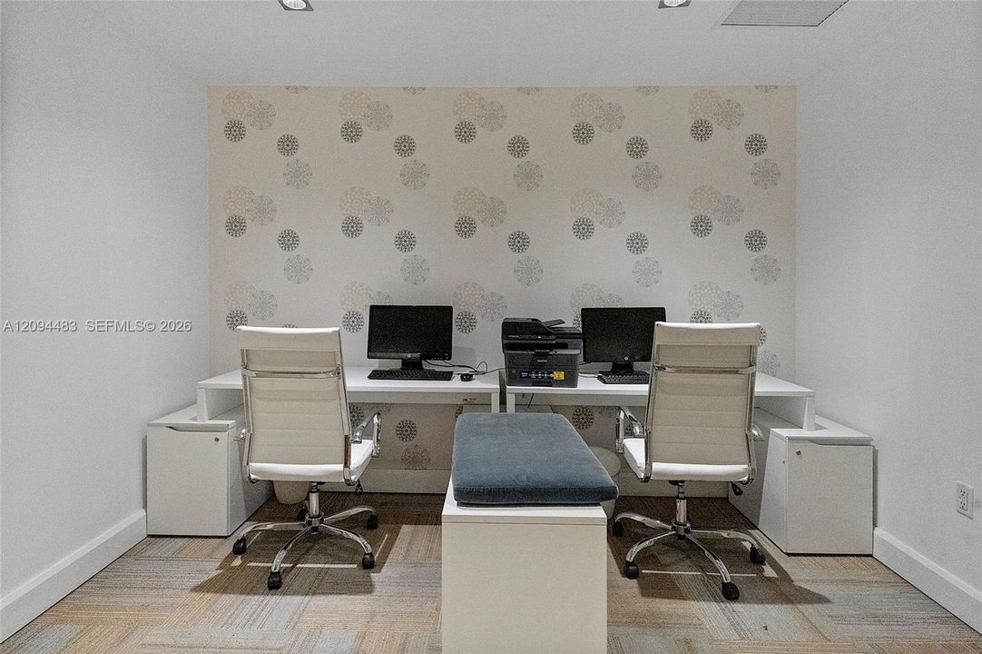 Bussiness Center