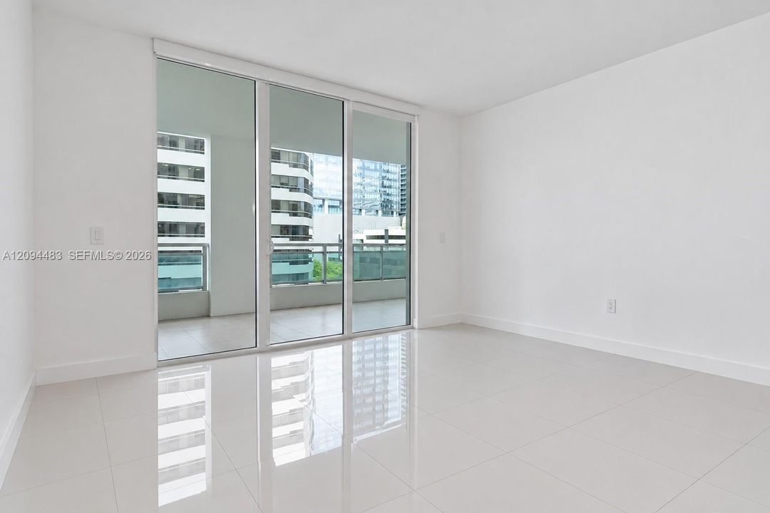 Unfurnished living room