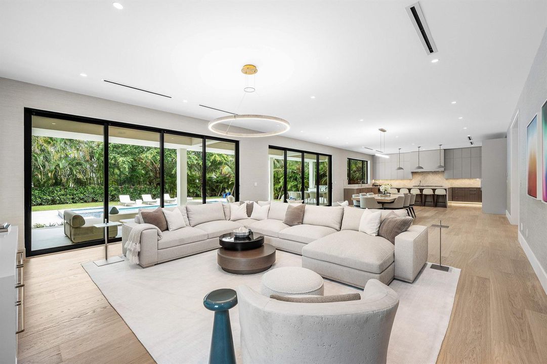 017-145AlhambraPlace-WestPalmBeach-FL-33