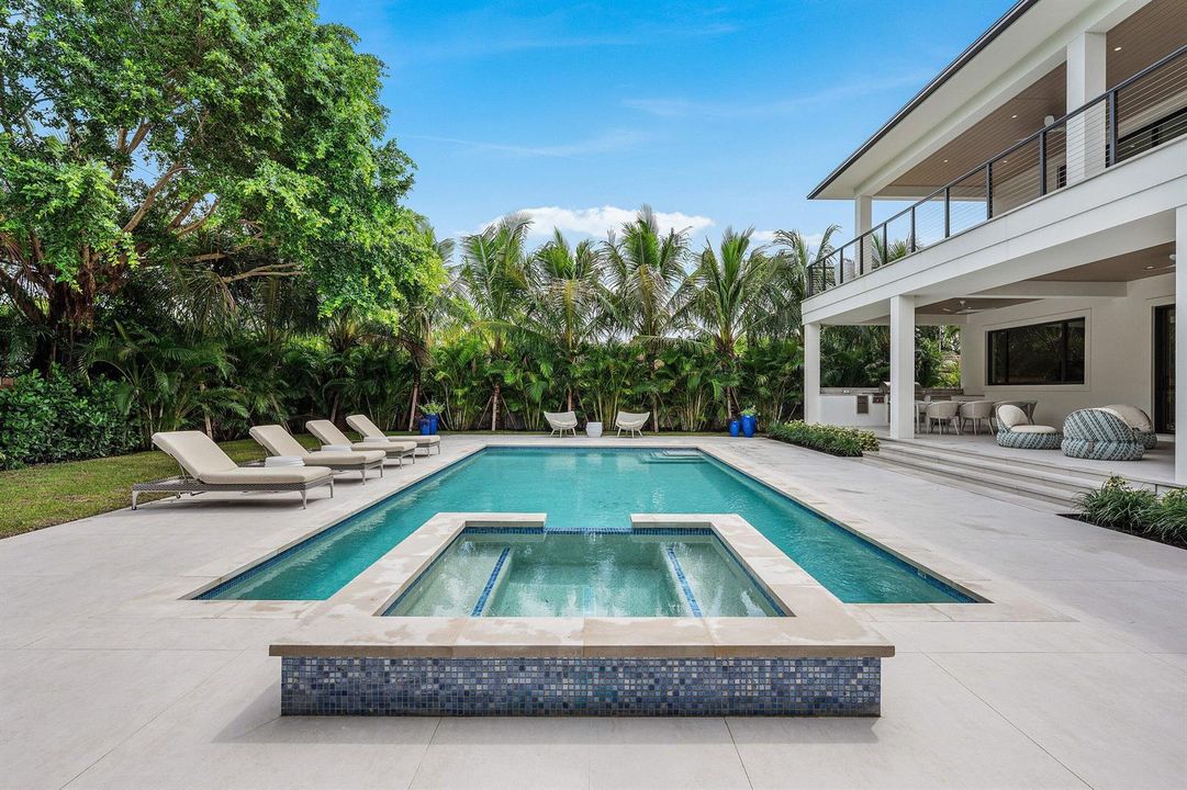 071-145AlhambraPlace-WestPalmBeach-FL-33