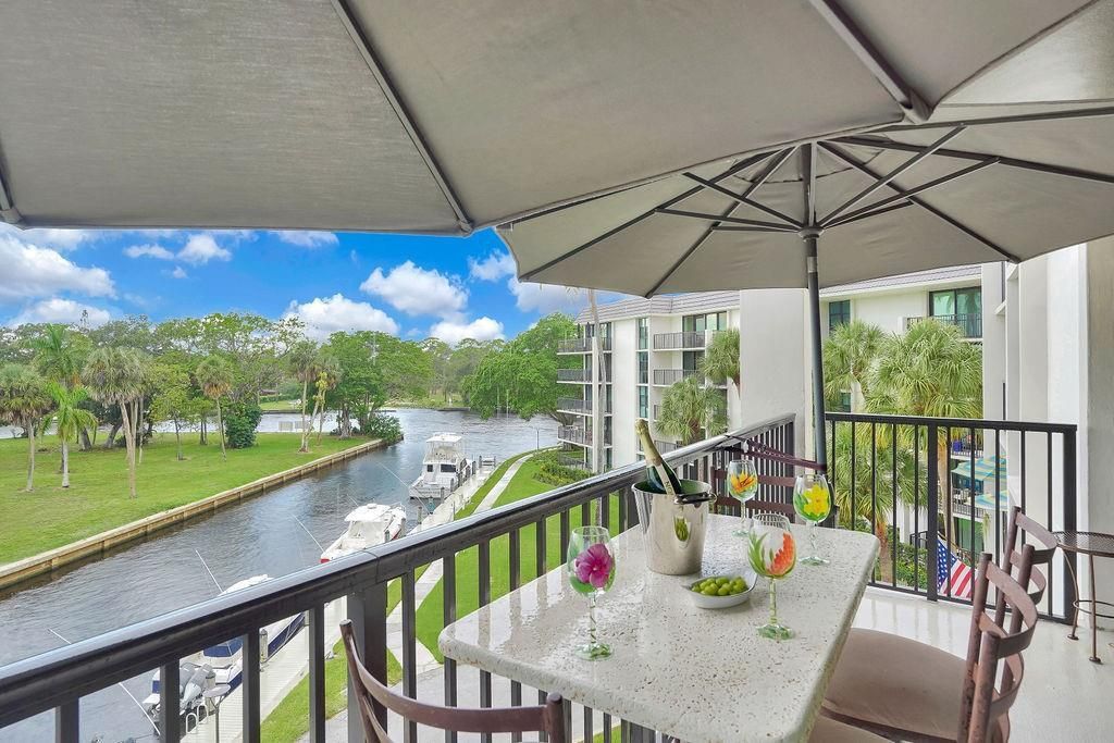 Beautiful view of canal and New River