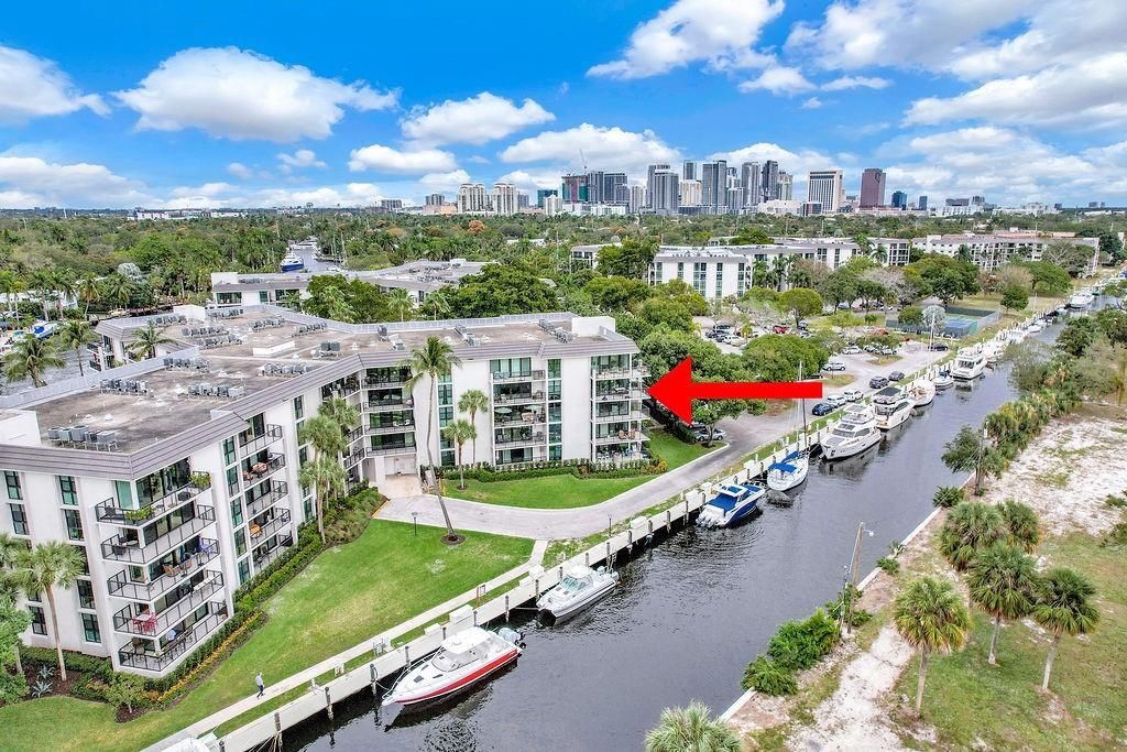 Waterfront view. Close to downtown.
