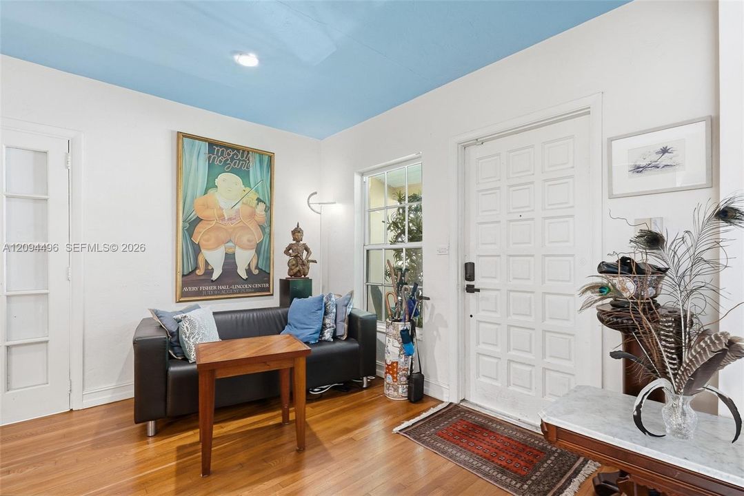 Active With Contract: $2,100,000 (2 beds, 1 baths, 1552 Square Feet)