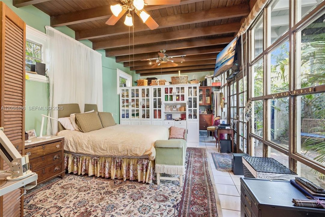 Active With Contract: $2,100,000 (2 beds, 1 baths, 1552 Square Feet)