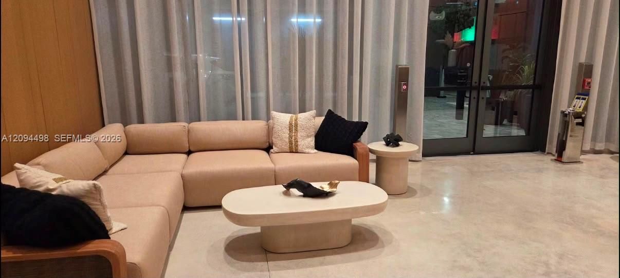 For Sale: $529,900 (1 beds, 1 baths, 509 Square Feet)