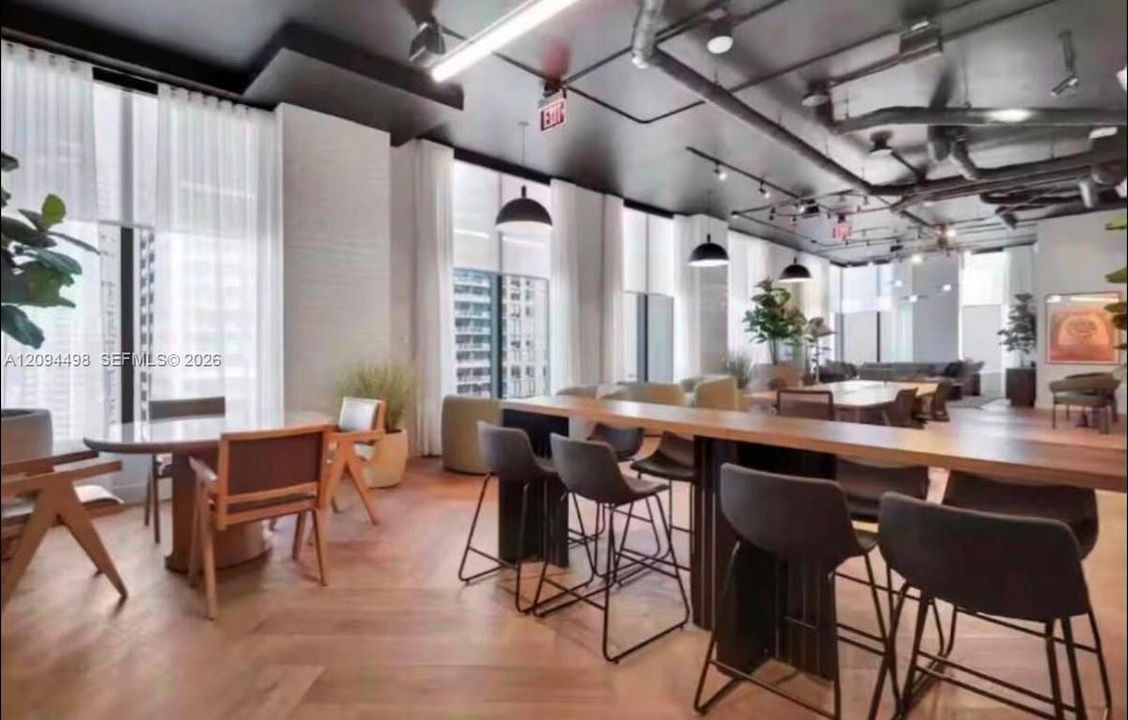 For Sale: $529,900 (1 beds, 1 baths, 509 Square Feet)