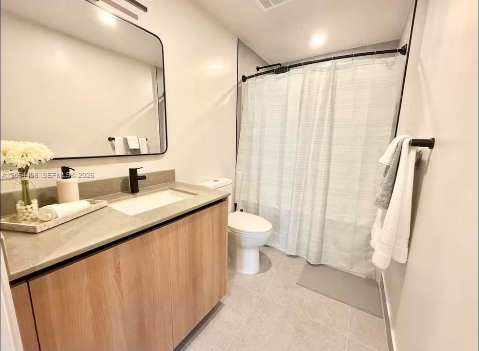 For Sale: $529,900 (1 beds, 1 baths, 509 Square Feet)