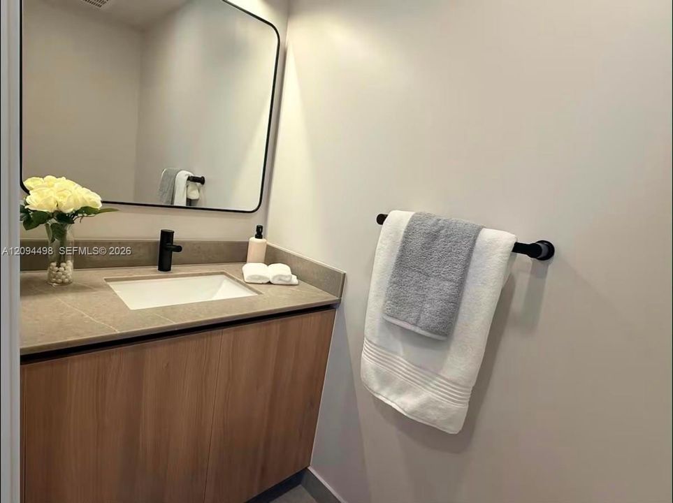 For Sale: $529,900 (1 beds, 1 baths, 509 Square Feet)