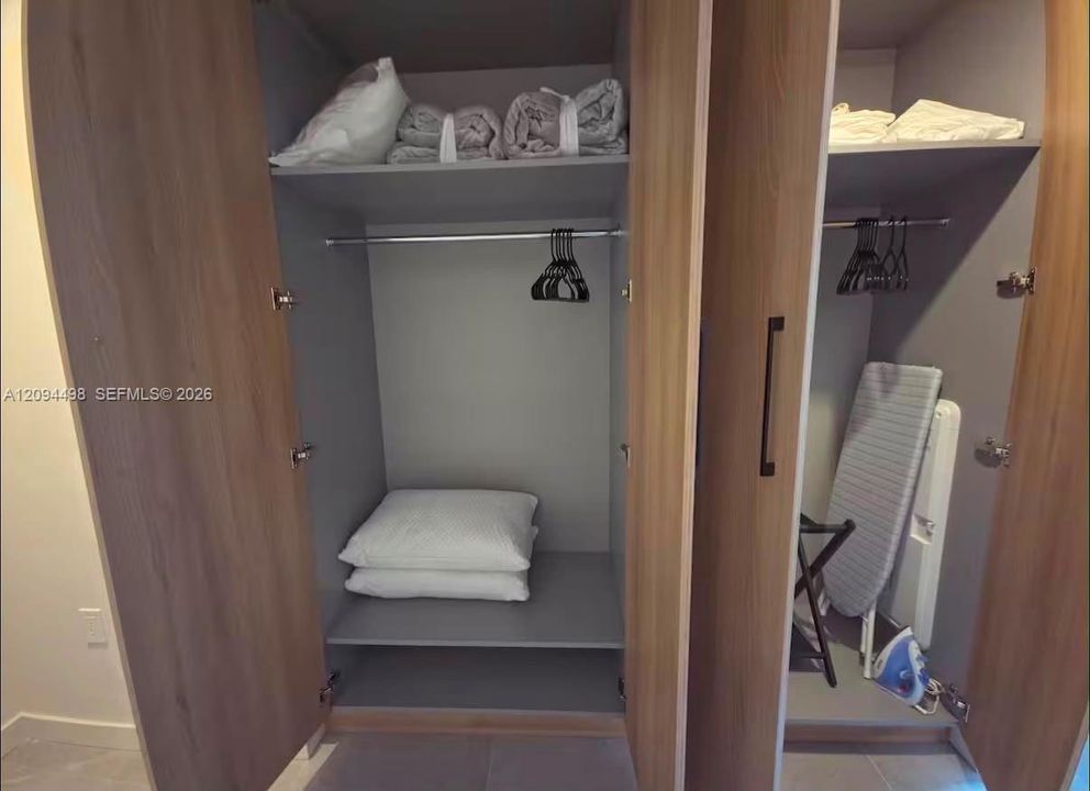 For Sale: $529,900 (1 beds, 1 baths, 509 Square Feet)