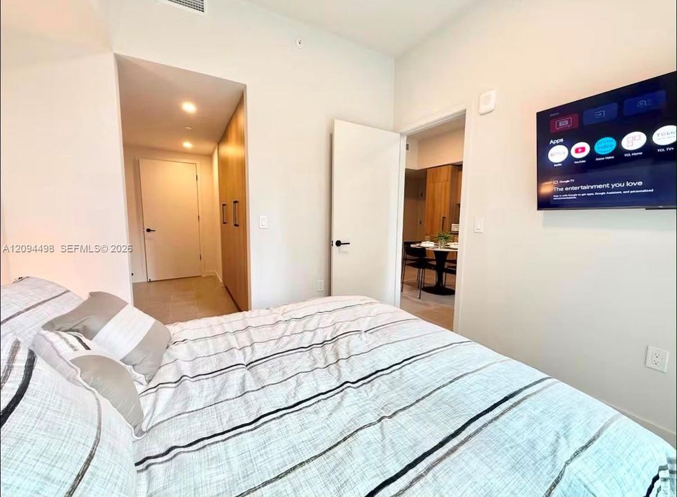 For Sale: $529,900 (1 beds, 1 baths, 509 Square Feet)