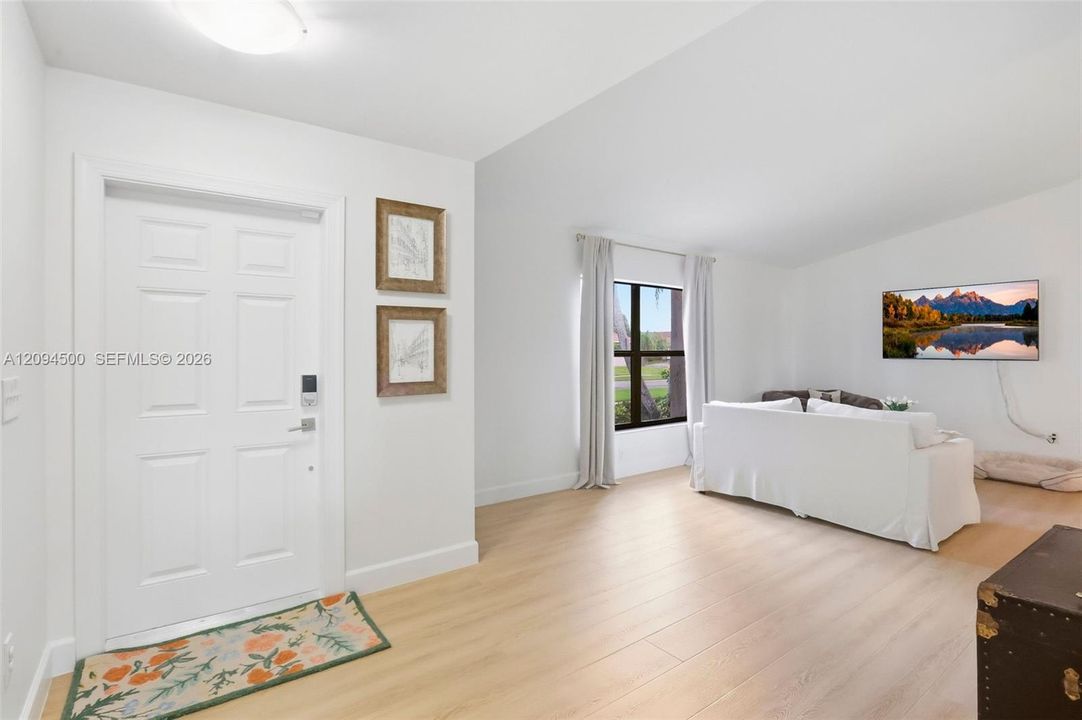 For Sale: $800,000 (3 beds, 2 baths, 1960 Square Feet)