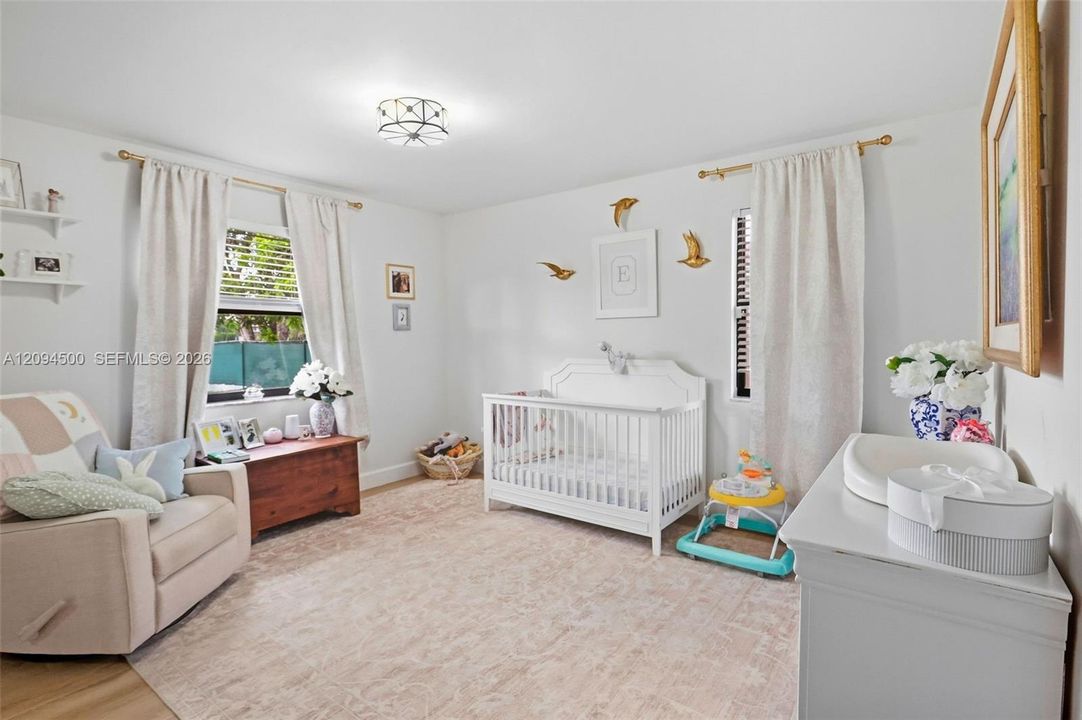 For Sale: $800,000 (3 beds, 2 baths, 1960 Square Feet)