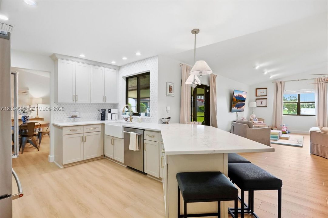 For Sale: $800,000 (3 beds, 2 baths, 1960 Square Feet)