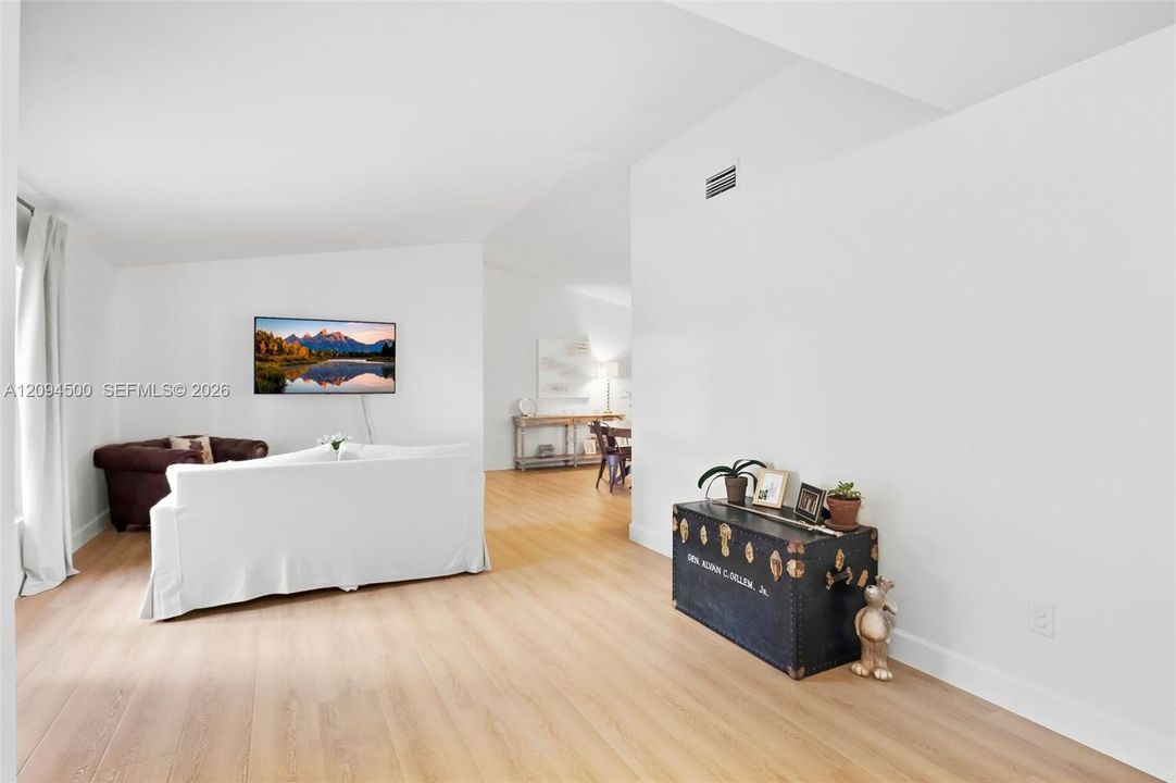 For Sale: $800,000 (3 beds, 2 baths, 1960 Square Feet)