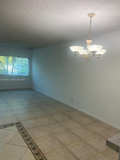 For Rent: $1,900 (1 beds, 1 baths, 845 Square Feet)