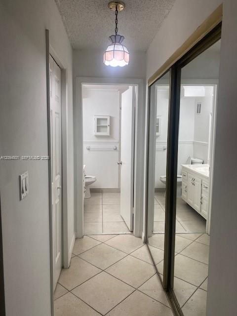 For Rent: $1,900 (1 beds, 1 baths, 845 Square Feet)