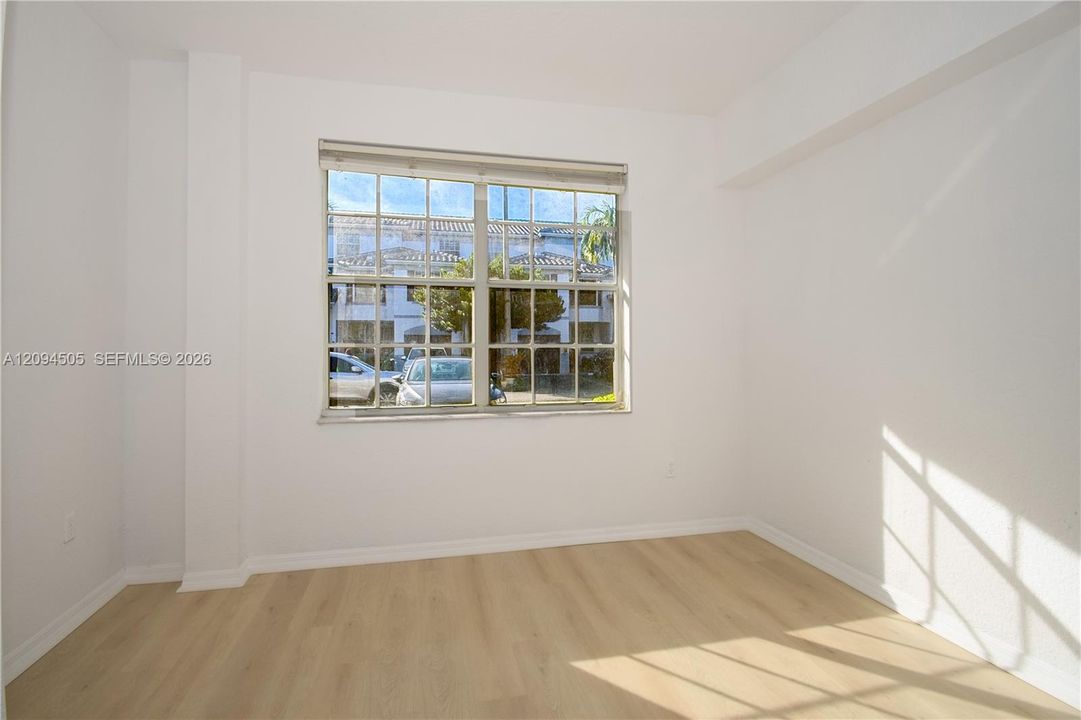 В аренду: $2,450 (2 спален, 2 ванн, 1064 Квадратных фут)