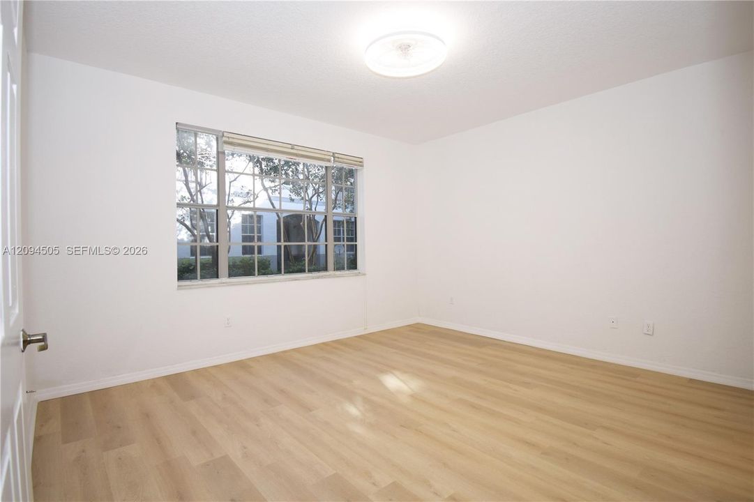 В аренду: $2,450 (2 спален, 2 ванн, 1064 Квадратных фут)