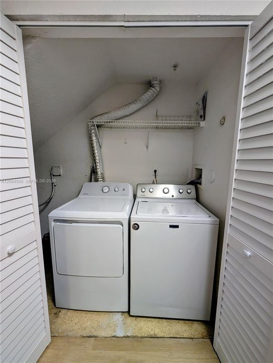 В аренду: $2,450 (2 спален, 2 ванн, 1064 Квадратных фут)