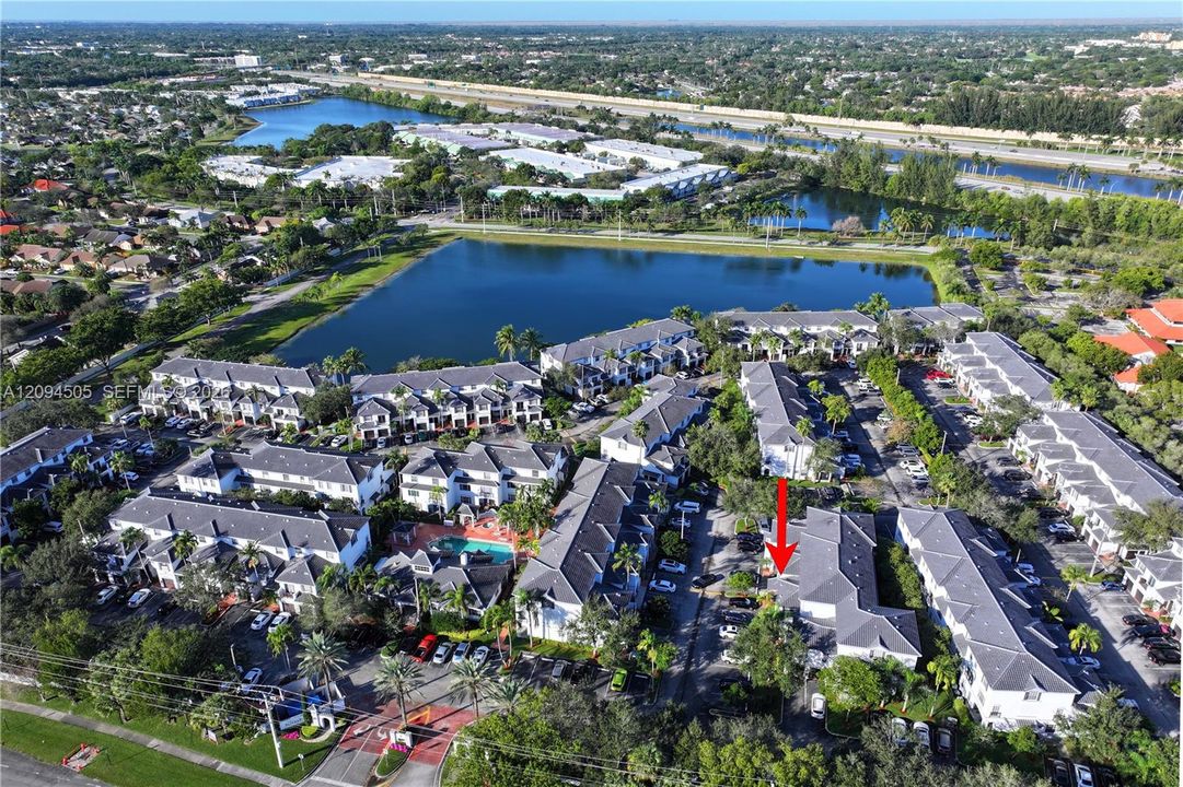 В аренду: $2,450 (2 спален, 2 ванн, 1064 Квадратных фут)
