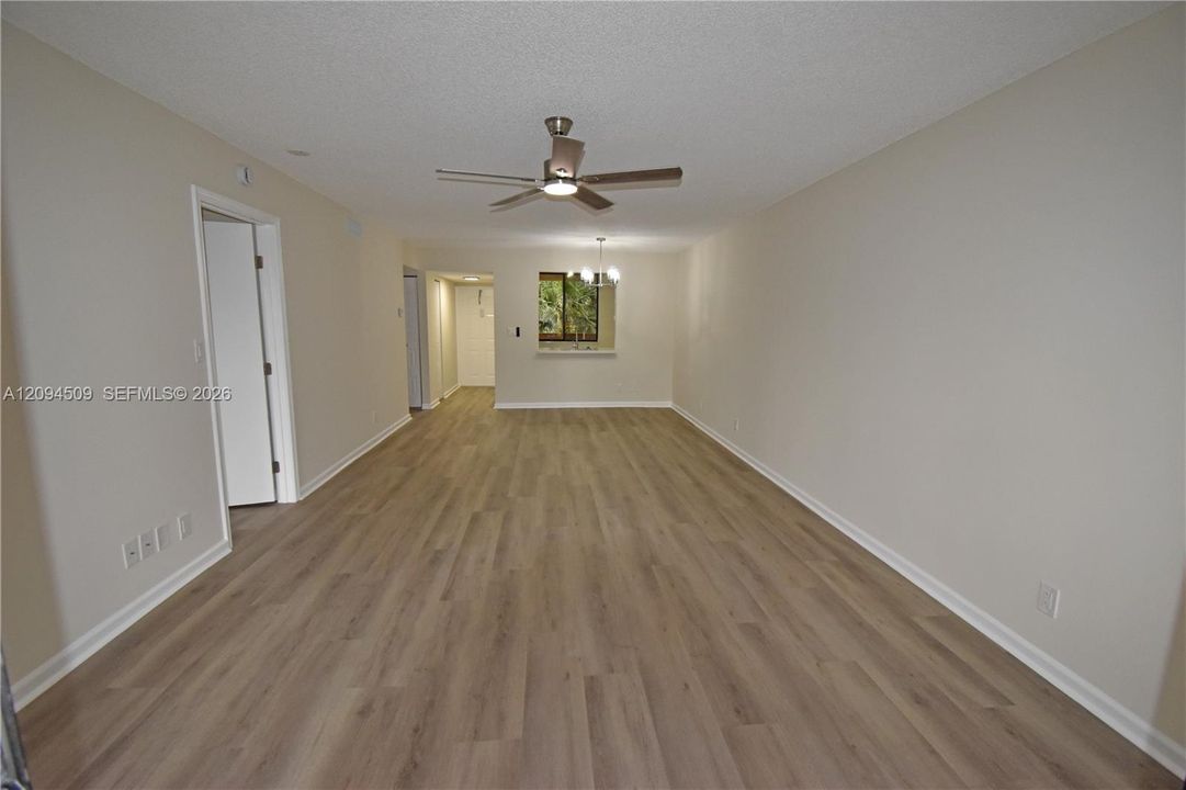 For Sale: $223,900 (2 beds, 2 baths, 1091 Square Feet)