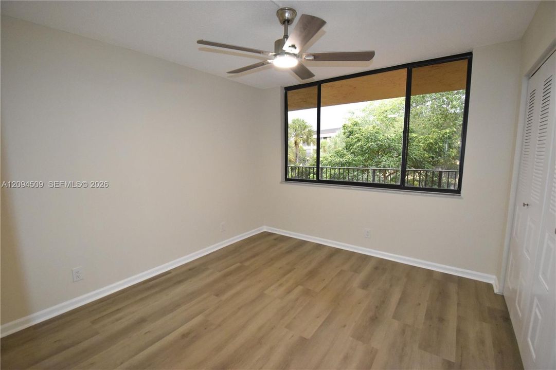 For Sale: $223,900 (2 beds, 2 baths, 1091 Square Feet)