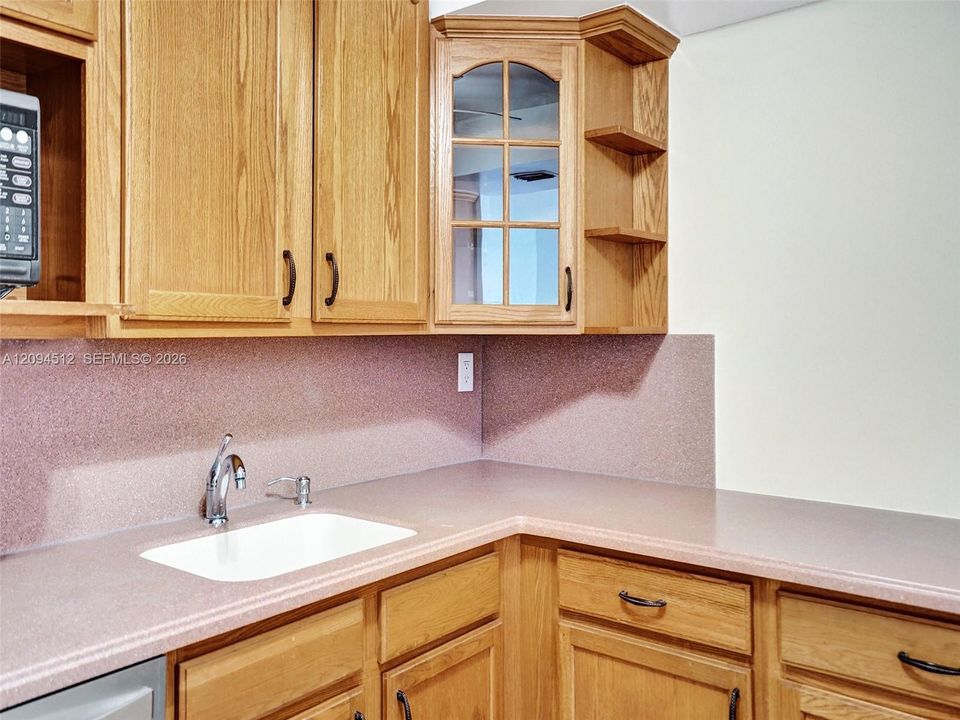For Rent: $2,000 (2 beds, 2 baths, 1100 Square Feet)