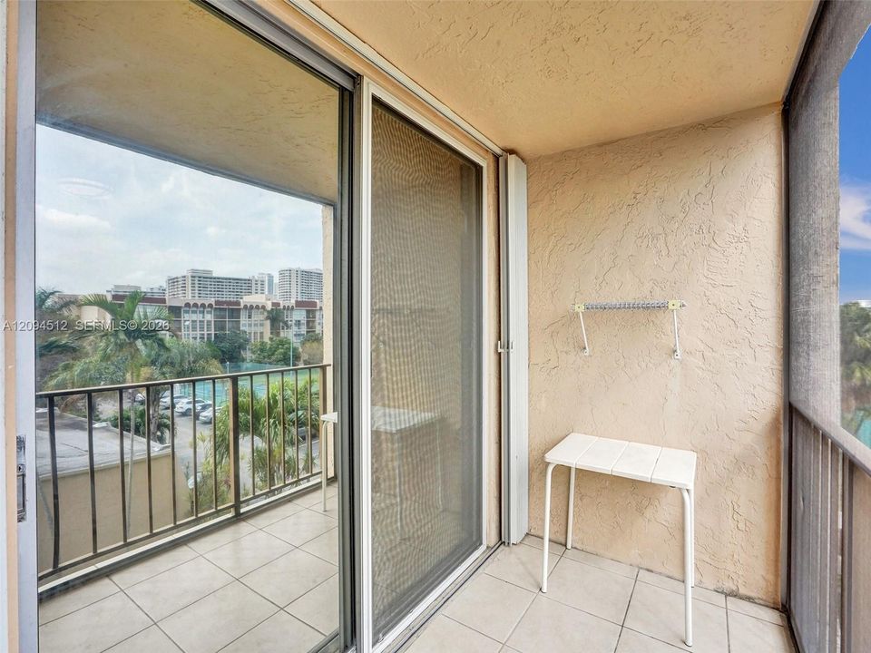 For Rent: $2,000 (2 beds, 2 baths, 1100 Square Feet)