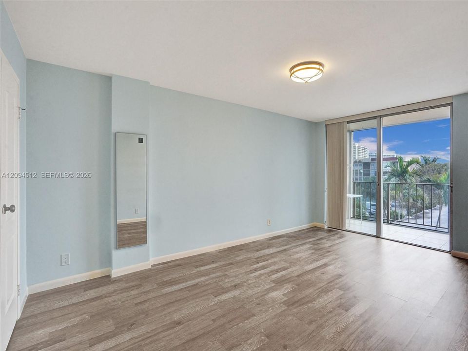 For Rent: $2,000 (2 beds, 2 baths, 1100 Square Feet)