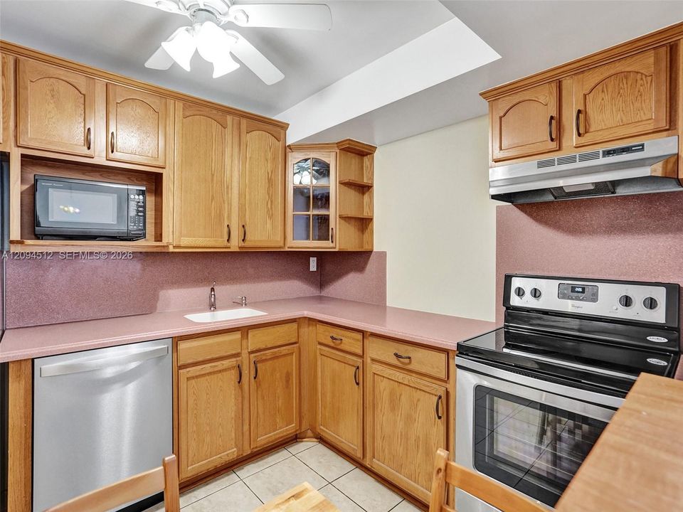 For Rent: $2,000 (2 beds, 2 baths, 1100 Square Feet)