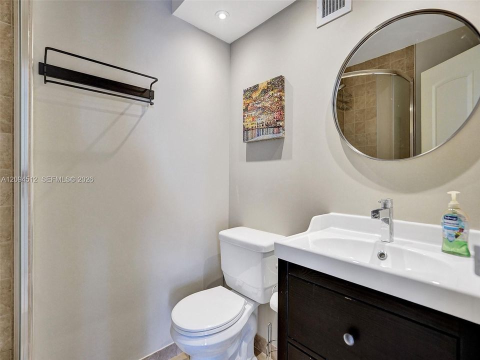 For Rent: $2,000 (2 beds, 2 baths, 1100 Square Feet)