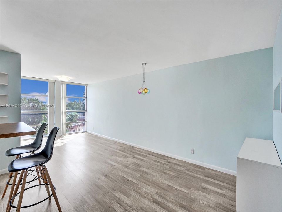 For Rent: $2,000 (2 beds, 2 baths, 1100 Square Feet)
