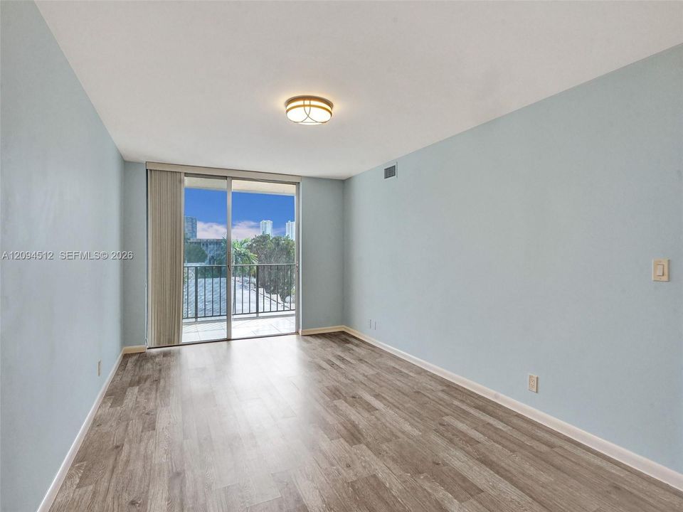 For Rent: $2,000 (2 beds, 2 baths, 1100 Square Feet)