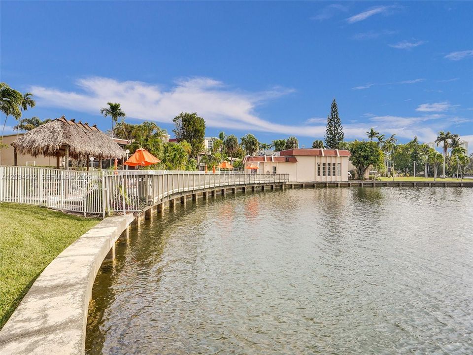 For Rent: $2,000 (2 beds, 2 baths, 1100 Square Feet)